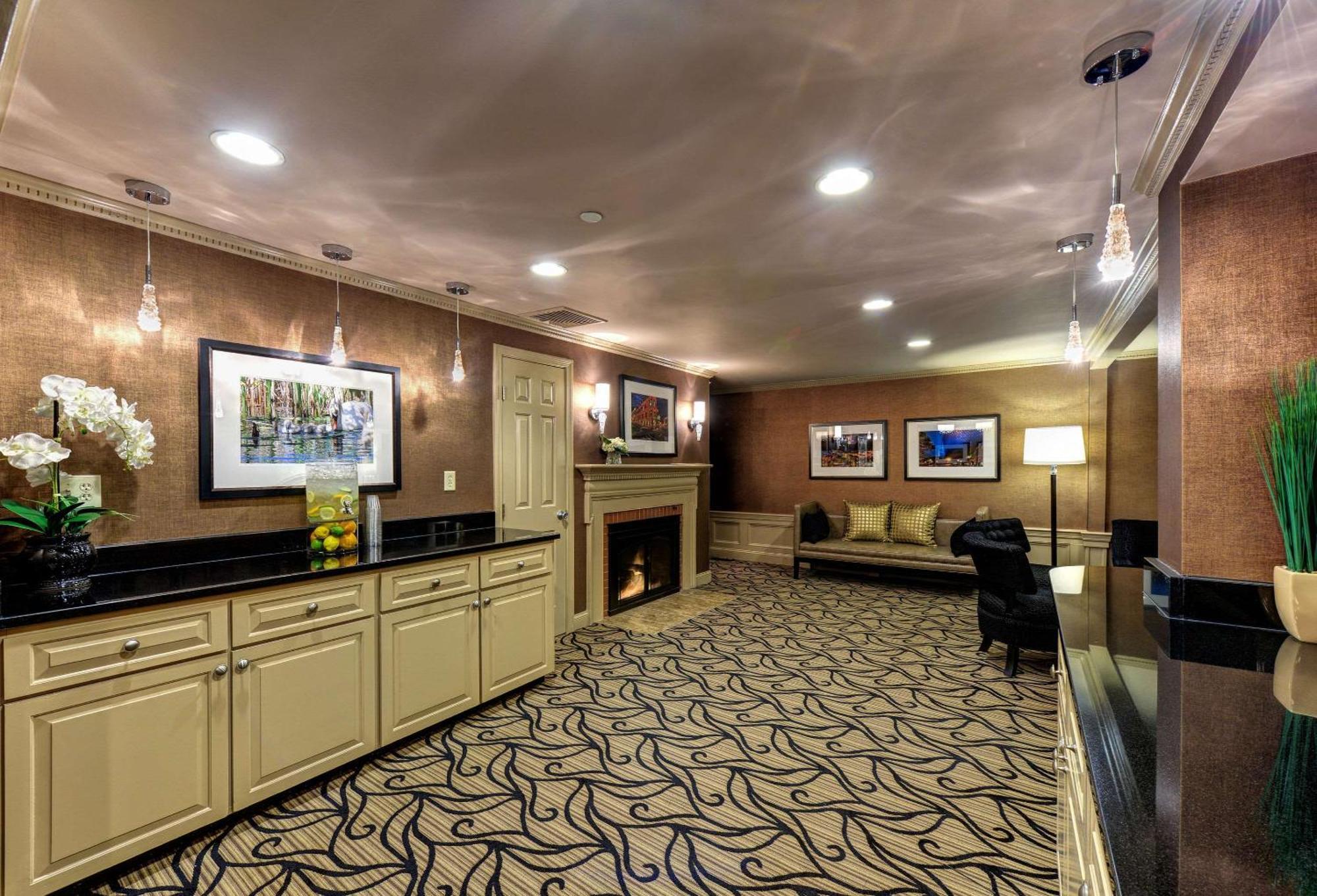 Port Inn And Suites Portsmouth, Ascend Hotel Collection מראה חיצוני תמונה